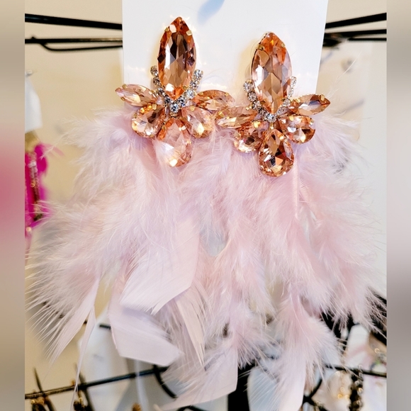 Jewelry - 🎀Pink Feather Earings With Jewel & Rhinestone Embellishments